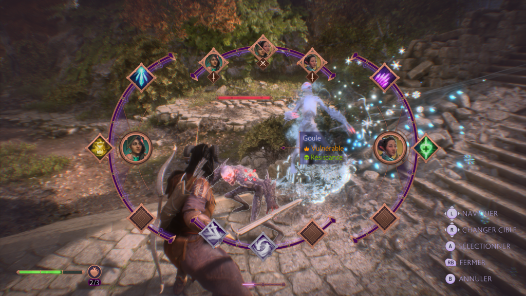 Here's the same interface during a fight. When you target an enemy, you can see its strengths and weaknesses.